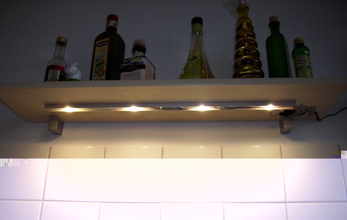 DSCI0248_cut.jpg (478 KiB) 29476 mal betrachtet LED-Leiste von unten