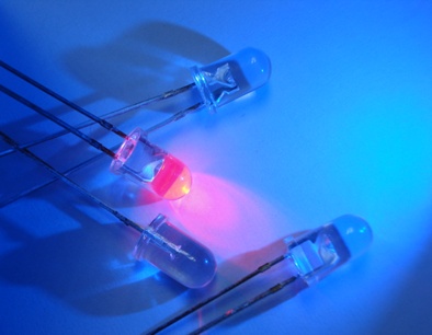 Rote Led mit blauem Hintergrund